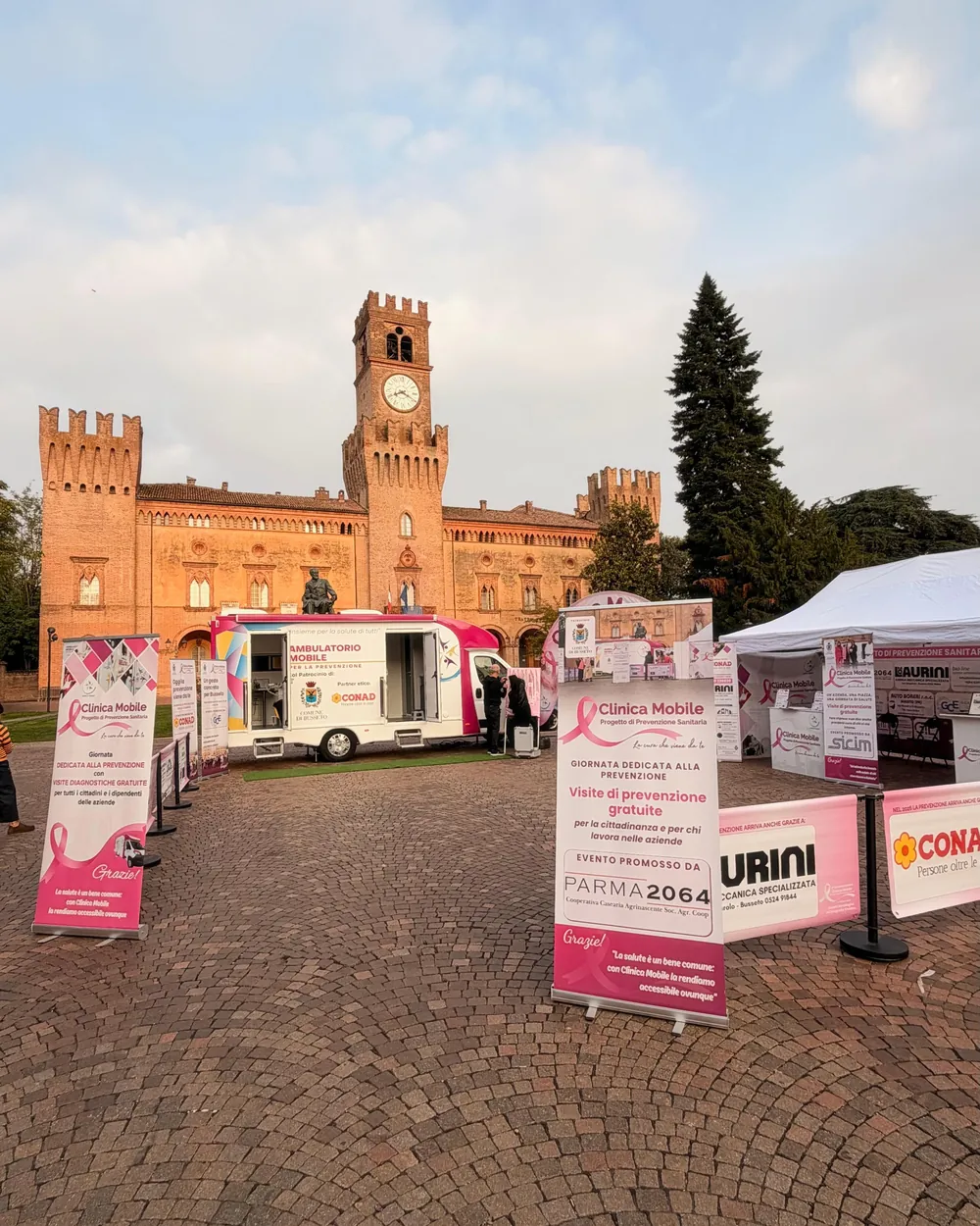 Una giornata di prevenzione della Clinica Mobile: Busseto, provincia di Parma