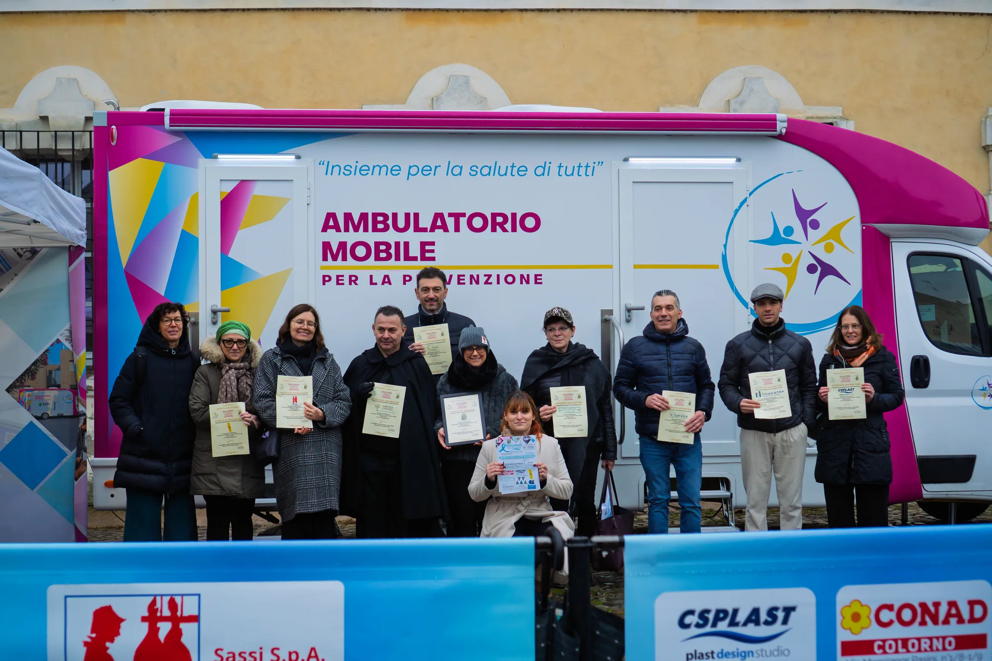Clinica Mobile a Colorno: foto di gruppo della giornata di prevenzione cardiovascolare
