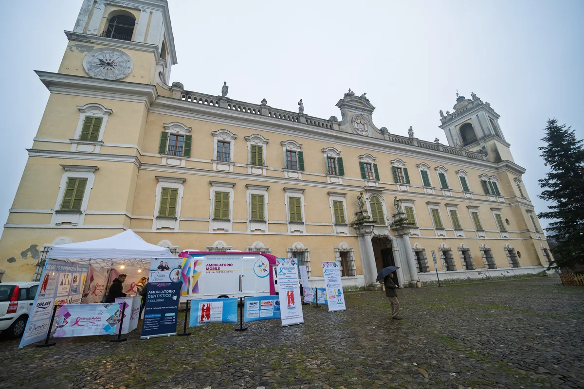 La Reggia di Colorno e i gazebo dell'evento di prevenzione