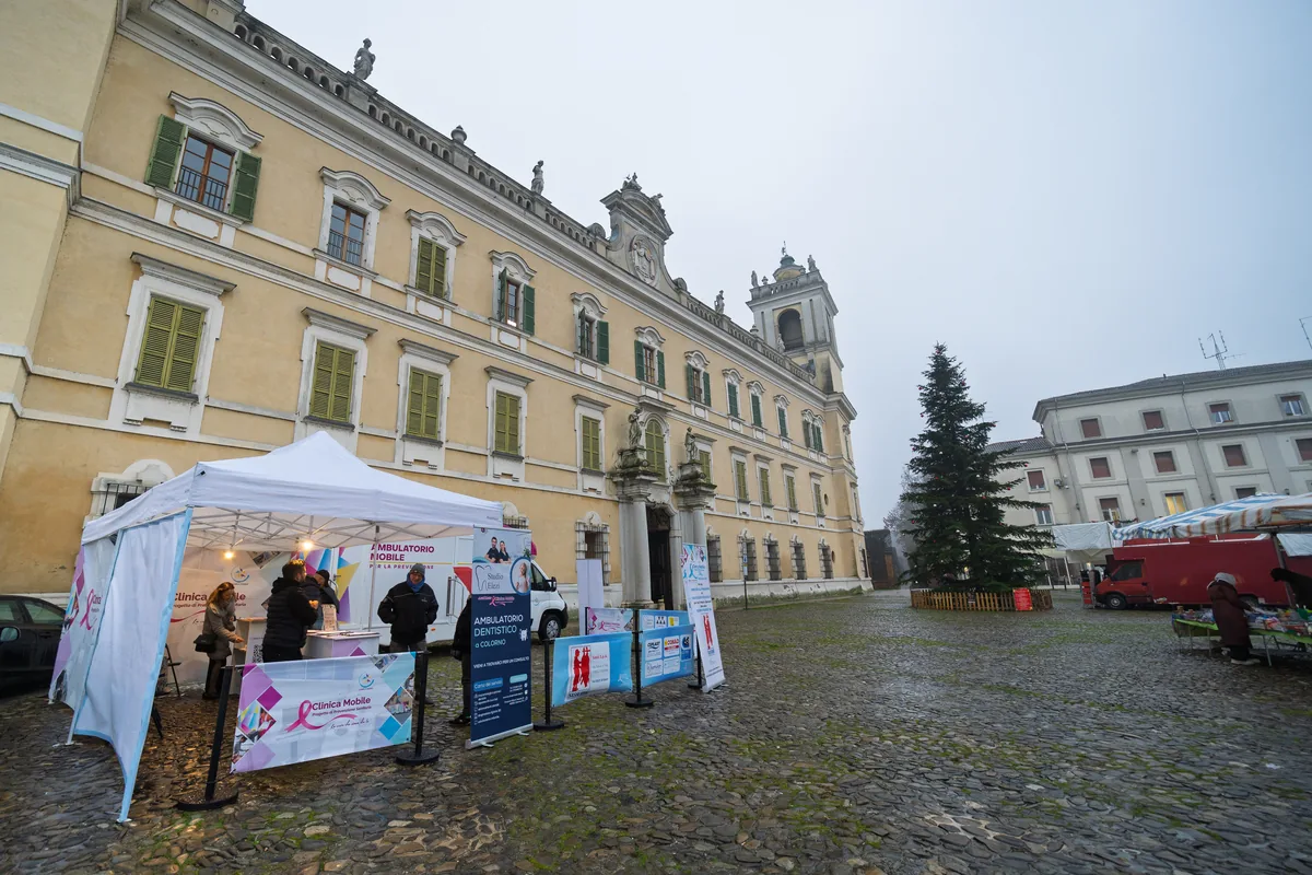 Gazebo informativi della Clinica Mobile a Colorno