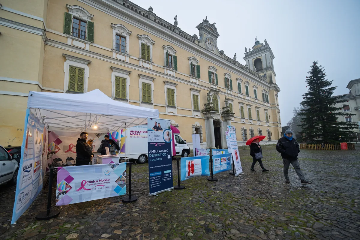Stand di prevenzione e ambulatorio mobile a Colorno