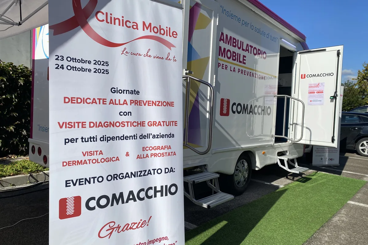 L'ambulatorio mobile della Clinica Mobile alla sede di Comacchio per le visite dermatologiche e urologiche