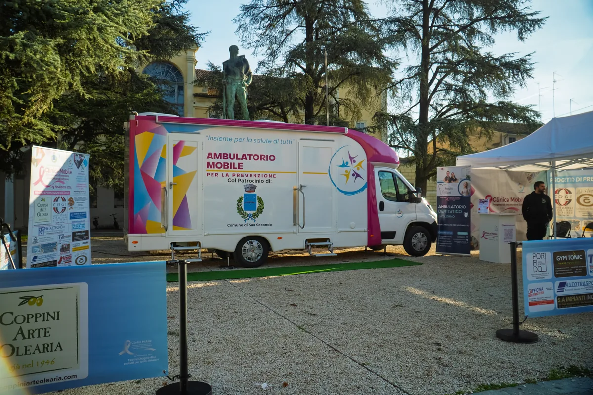 L'ambulatorio mobile e l'allestimento dell'evento a San Secondo Parmense