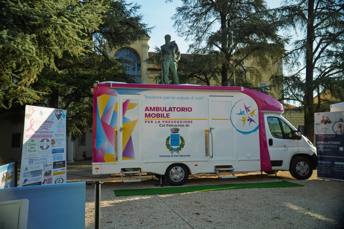 L'ambulatorio mobile e l'allestimento dell'evento a San Secondo Parmense