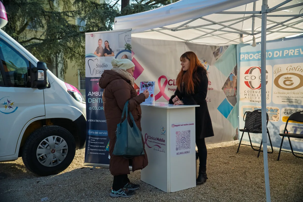 L'ambulatorio mobile e l'allestimento dell'evento a San Secondo Parmense