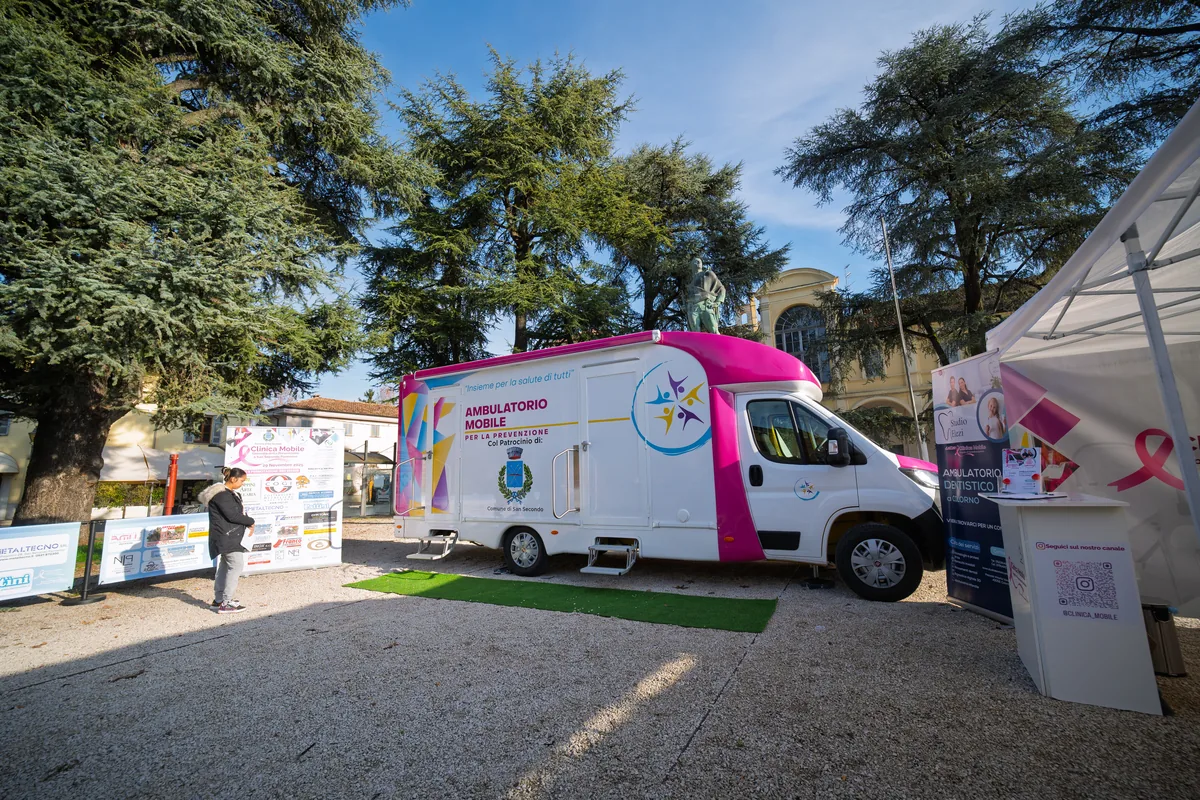 L'ambulatorio mobile della Clinica Mobile a San Secondo Parmense