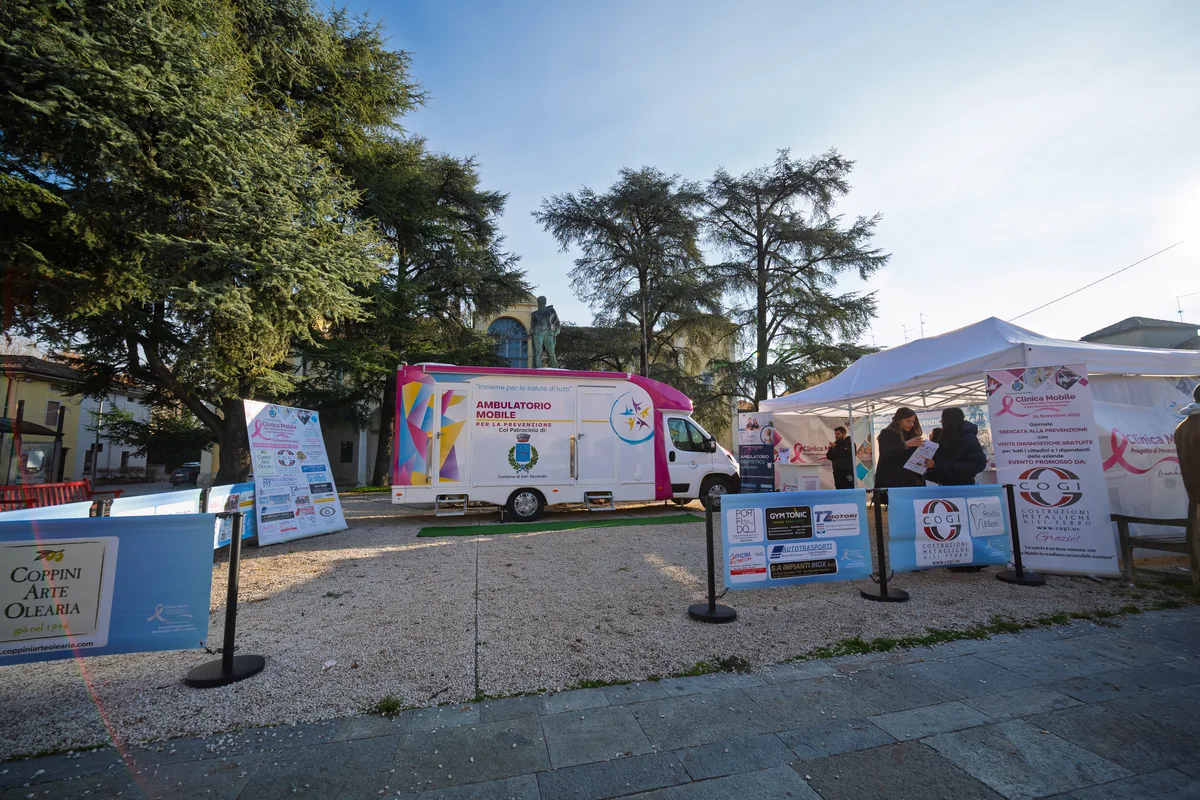 Gli stand informativi della Clinica Mobile a San Secondo Parmense