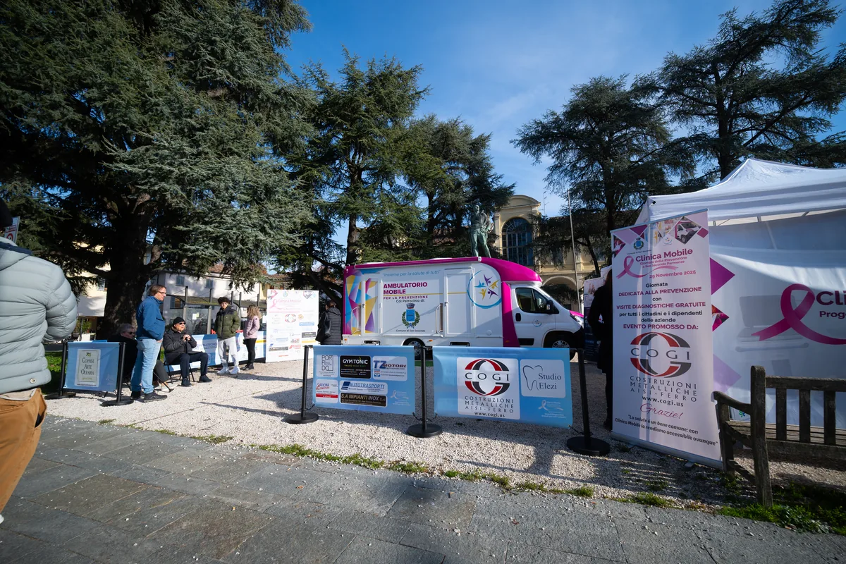 Visita all'interno dell'ambulatorio mobile a San Secondo Parmense