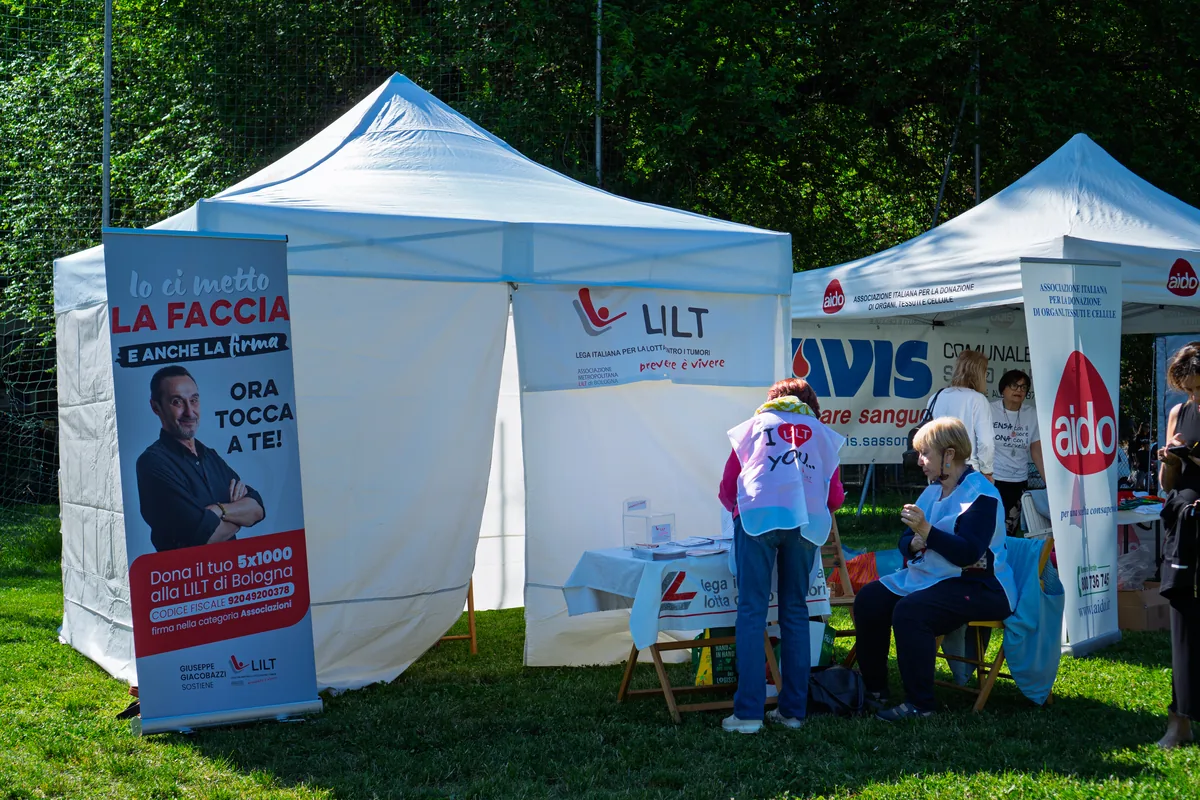 Gli stand e i gazebo della Clinica Mobile alla giornata di prevenzione a Sasso Marconi